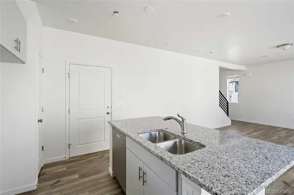 10001 Revere CT, Commerce City, CO 80022