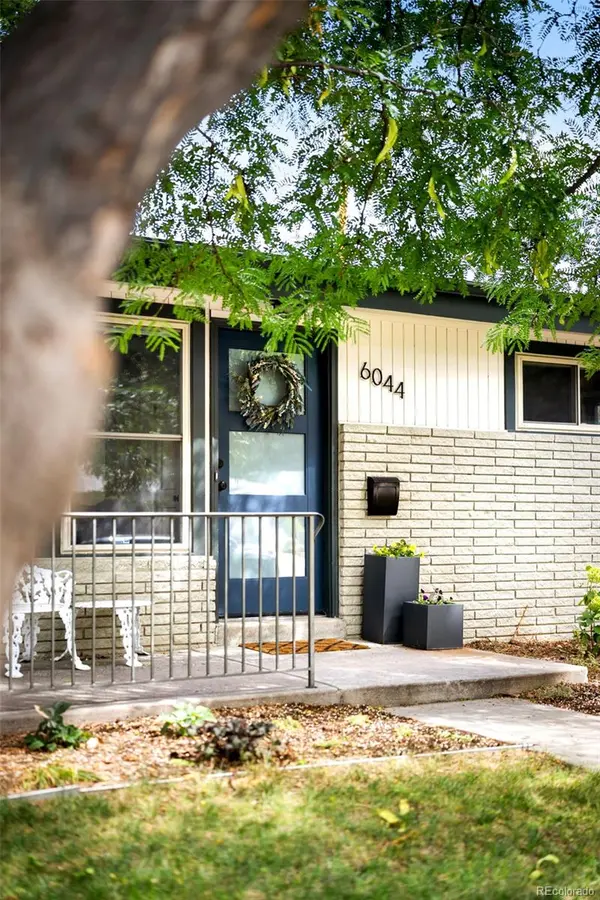 6044 S Fairfield ST, Littleton, CO 80120