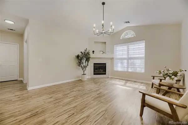 4045 S Crystal CIR #204, Aurora, CO 80014