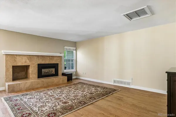 10235 W Glasgow AVE, Littleton, CO 80127