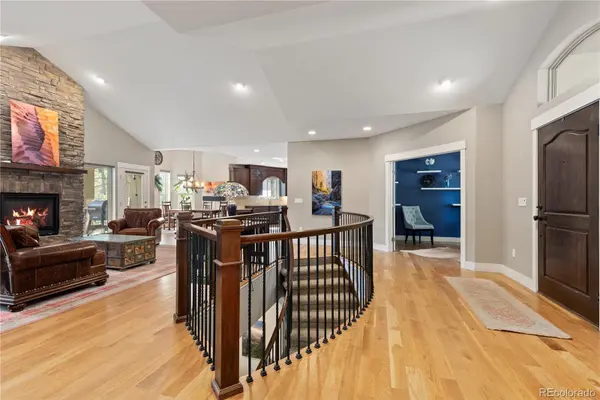 1395 Gore CIR, Larkspur, CO 80118