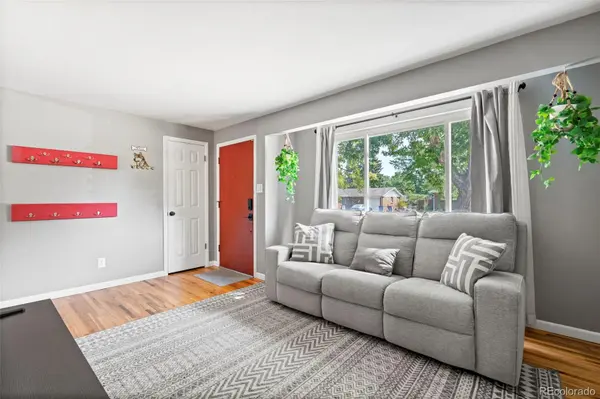 1605 S Cape ST, Lakewood, CO 80232