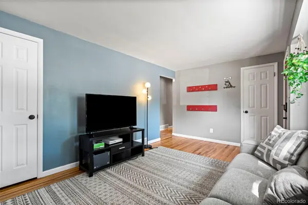 1605 S Cape ST, Lakewood, CO 80232