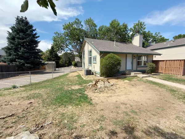 3762 S Danube CIR, Aurora, CO 80013