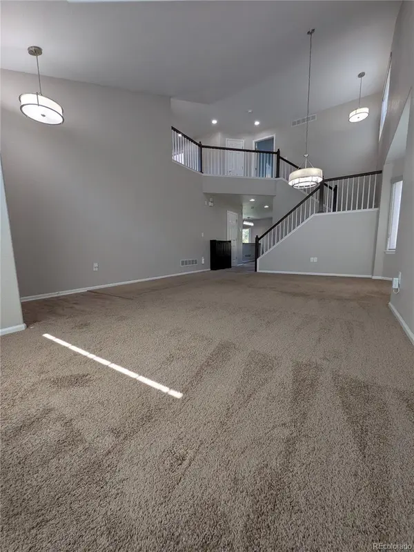 19613 E 39th AVE, Denver, CO 80249