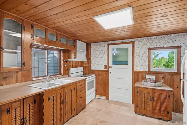 27887 Richmond Hill RD, Conifer, CO 80433