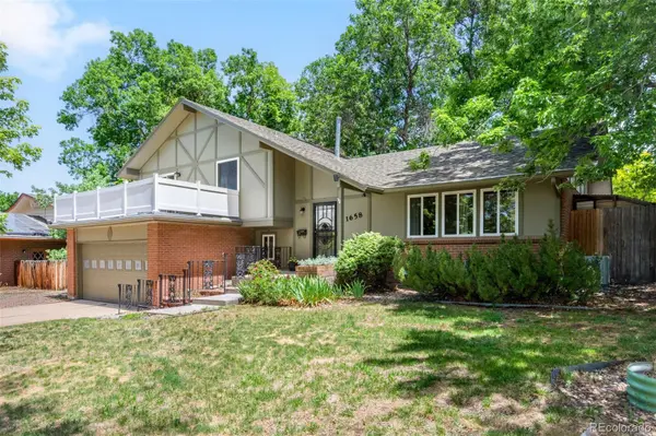 1658 S Ironton ST, Aurora, CO 80012