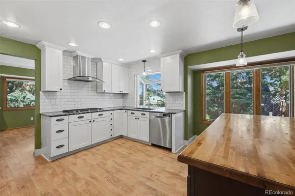 927 Oakwood DR, Castle Rock, CO 80104