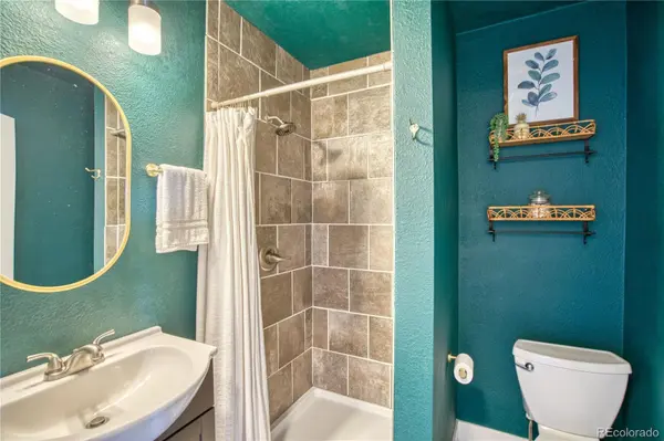 2001 5th AVE, Greeley, CO 80631