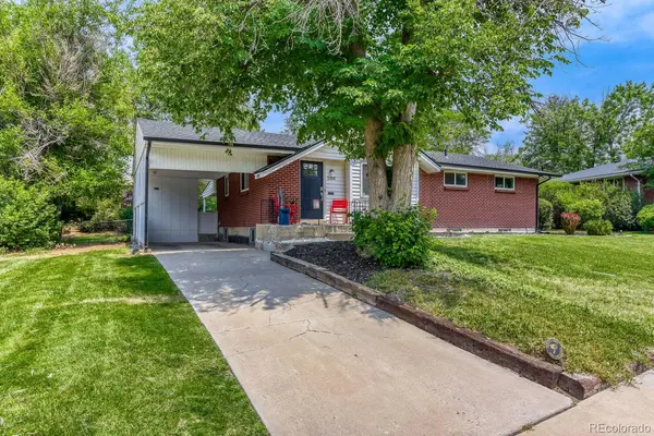 2555 E Maplewood AVE, Littleton, CO 80121