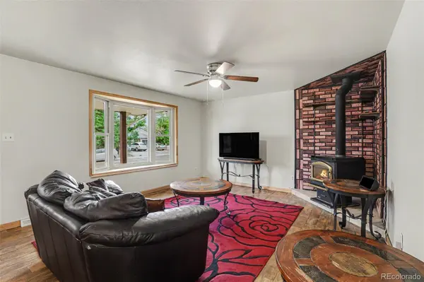 933 Nelson ST, Lakewood, CO 80215