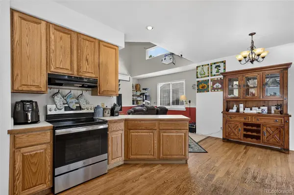 9770 Red Oakes DR, Littleton, CO 80126