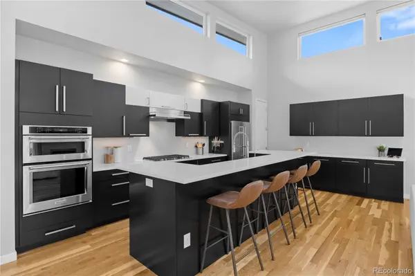 24 Wilder LN, Littleton, CO 80123