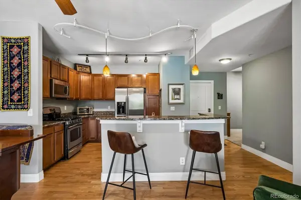 9079 E Panorama CIR #102, Englewood, CO 80112
