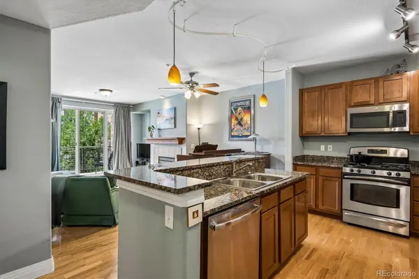 9079 E Panorama CIR #102, Englewood, CO 80112