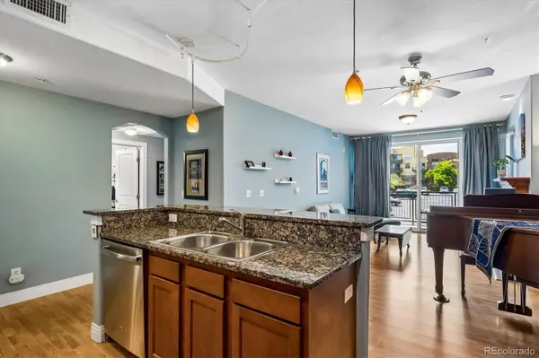 9079 E Panorama CIR #102, Englewood, CO 80112