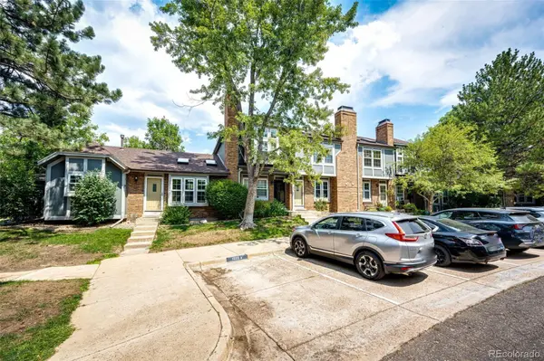 1220 S Flower CIR #A, Lakewood, CO 80232