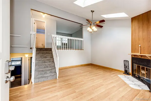 1220 S Flower CIR #A, Lakewood, CO 80232