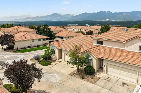 92 Luxury LN, Colorado Springs, CO 80921