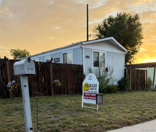 210 Oak ST, Log Lane Village, CO 80705
