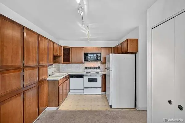 9155 E Center AVE #10D, Denver, CO 80247