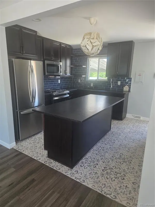 6196 Oneida ST, Commerce City, CO 80022