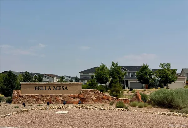 348 Vista Cliff CIR, Castle Rock, CO 80104