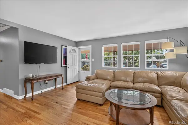 4977 S Perry ST, Littleton, CO 80123