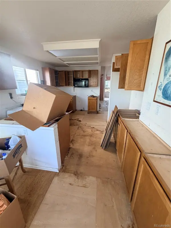 19555 E Tufts CIR, Aurora, CO 80015