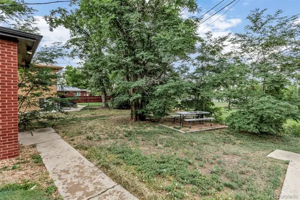 8726 W 54th PL, Arvada, CO 80002