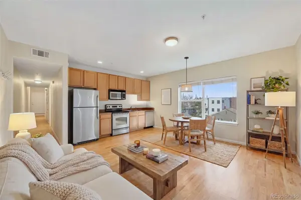 2389 S High ST #4, Denver, CO 80210