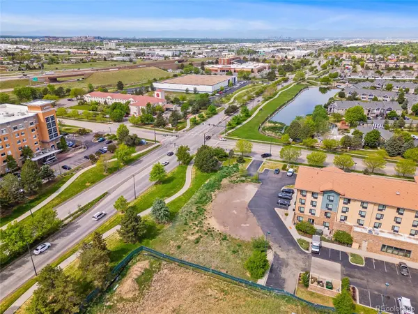 4050 N Kittredge ST, Denver, CO 80239