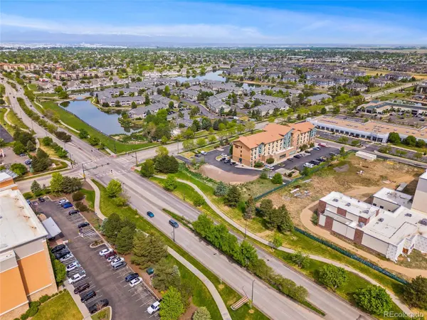 4050 N Kittredge ST, Denver, CO 80239
