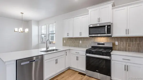 677 N Ukraine ST, Aurora, CO 80018