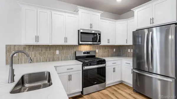 677 N Ukraine ST, Aurora, CO 80018