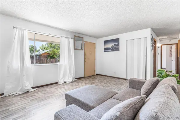 5530 Crystal WAY, Denver, CO 80239
