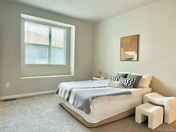 1070 Oak CIR, Denver, CO 80215