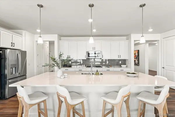 22441 E Narrowleaf CIR, Aurora, CO 80016