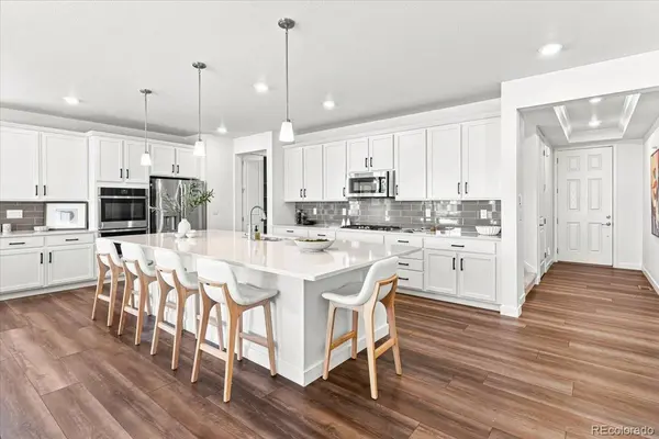 22441 E Narrowleaf CIR, Aurora, CO 80016