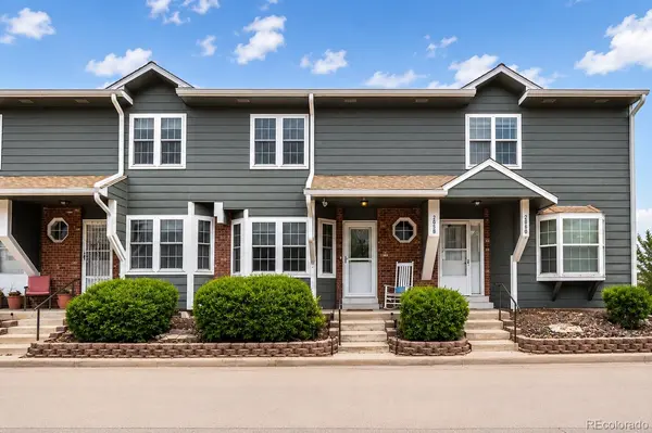 2058 S Balsam ST, Lakewood, CO 80227