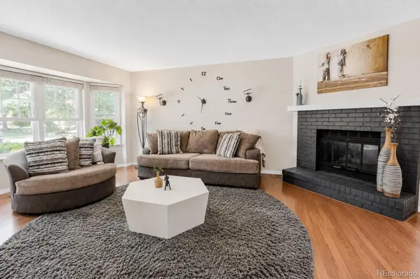2058 S Balsam ST, Lakewood, CO 80227