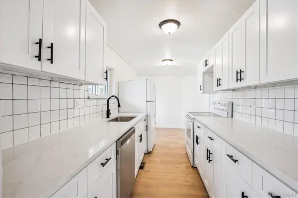 2110 Eagle CIR, Aurora, CO 80011