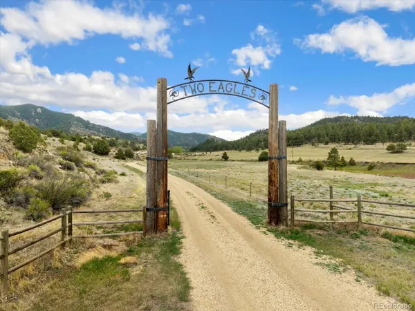 40 Bear Ridge RD, Westcliffe, CO 81252