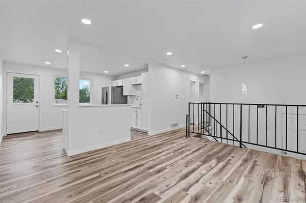 2882 S Mobile ST, Aurora, CO 80013