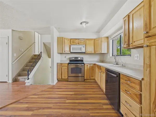 904 S Uravan ST, Aurora, CO 80017