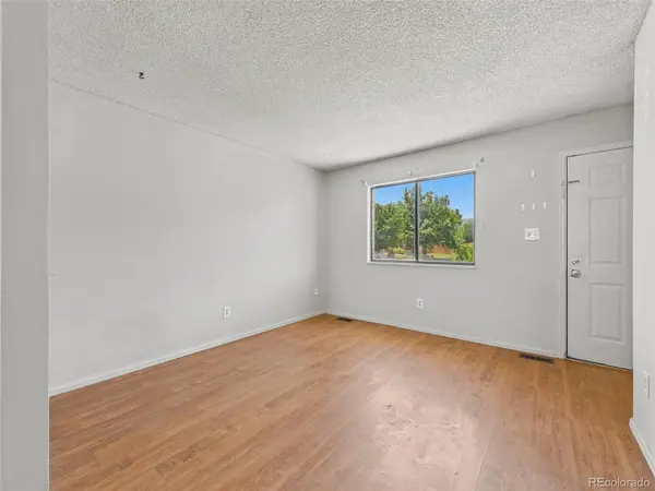 904 S Uravan ST, Aurora, CO 80017