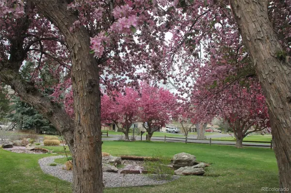 33 Skyline DR, Wheat Ridge, CO 80215