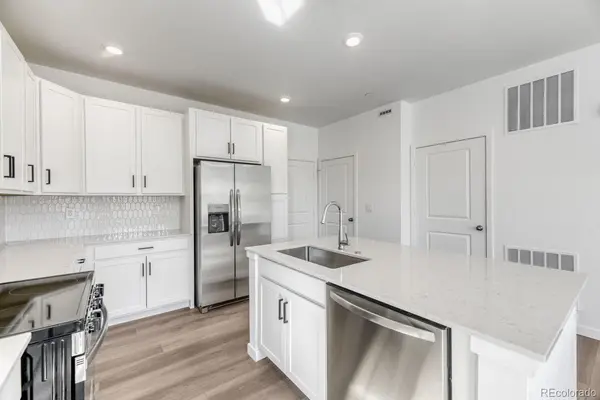 7659 S Mobile WAY, Centennial, CO 80016