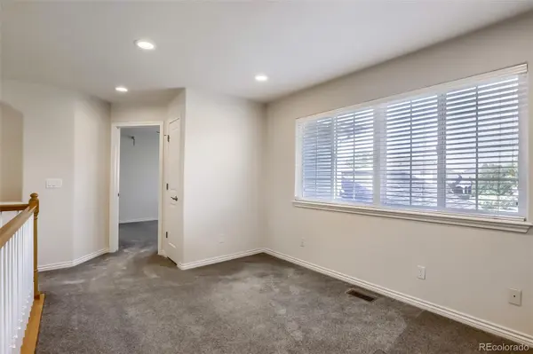 2054 Falcon DR, Longmont, CO 80503