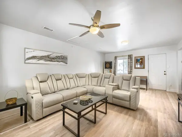 15562 E Bails DR, Aurora, CO 80017